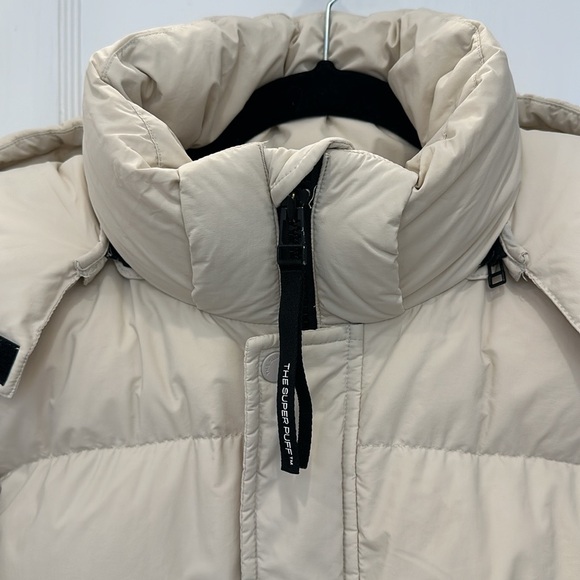 Aritzia Cream super puff matte pearl Puffer Jacket Sz Small - Picture 2 of 8